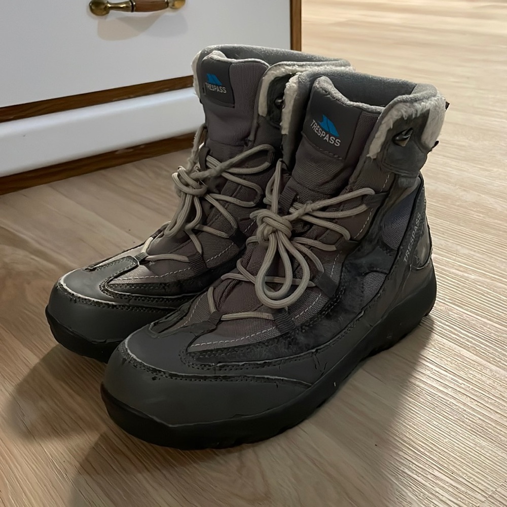 Winter boots